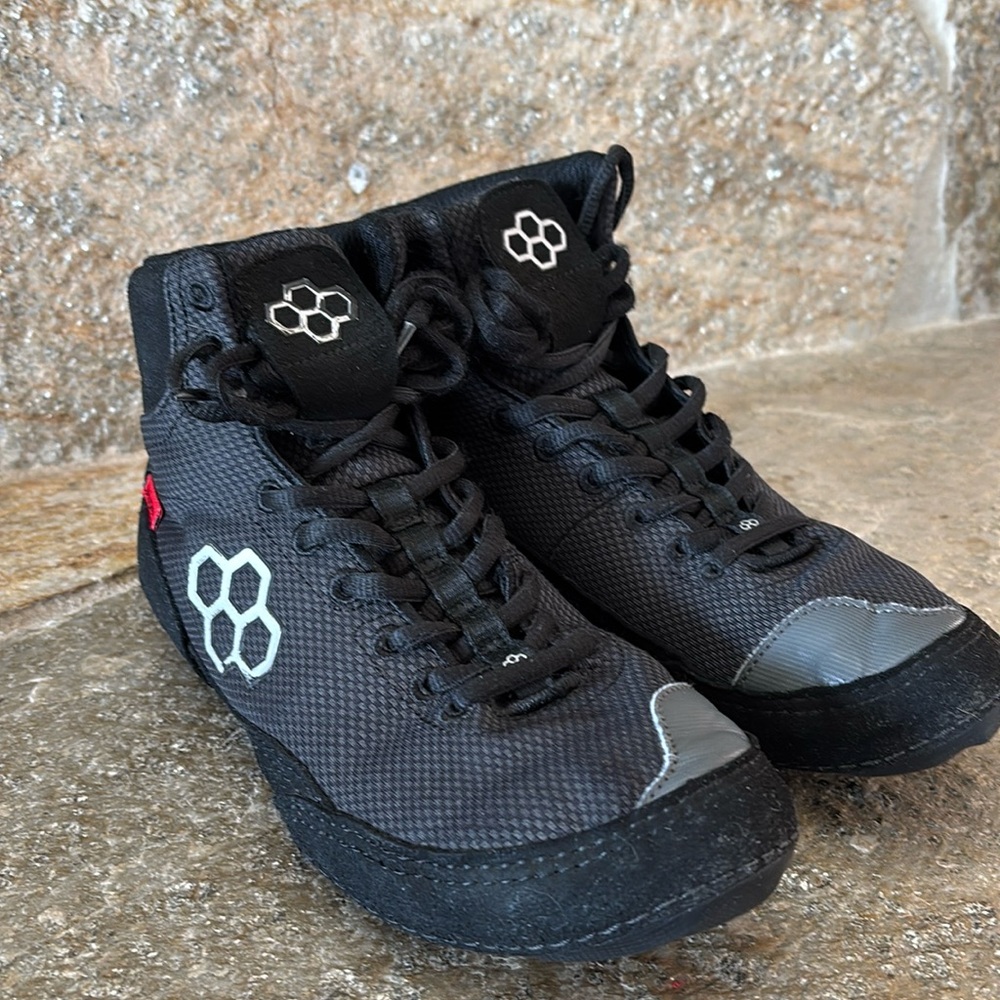 Boys/Mens Size 7 Rudis wrestling shoes